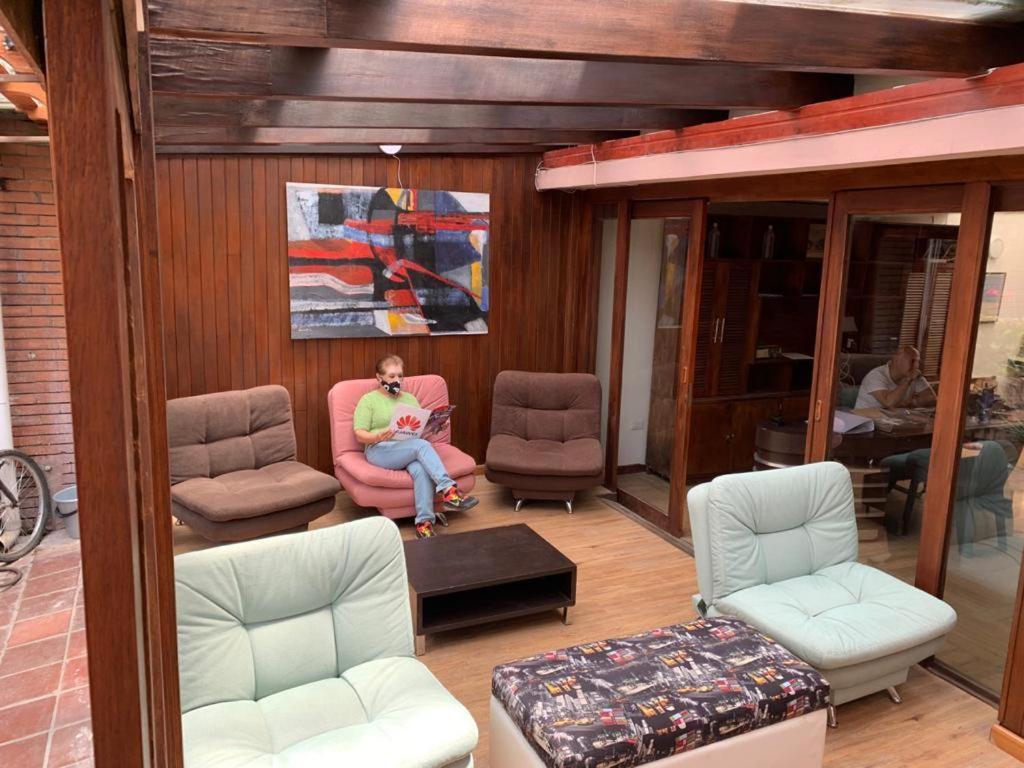 La Parada Del Tren Hostel Богота Экстерьер фото