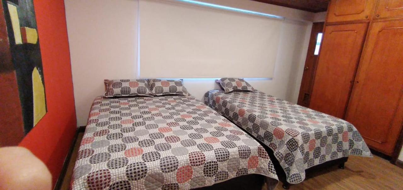 La Parada Del Tren Hostel Богота Экстерьер фото